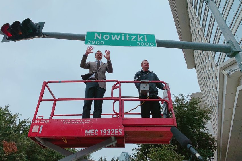 Nowitzki otkrio ploču (Foto: City of Dallas)