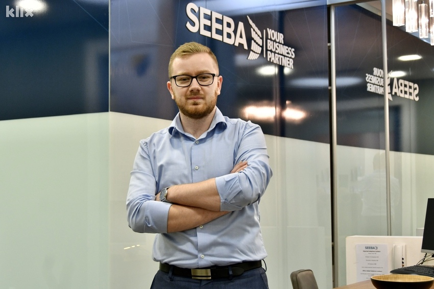 Zlatan Bajrić u uredu SEEBA-e u Sarajevu (Foto: I. Š./Klix.ba)