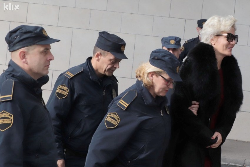 Privođenje članova grupe Pramoda Mittala (Foto: Klix.ba)