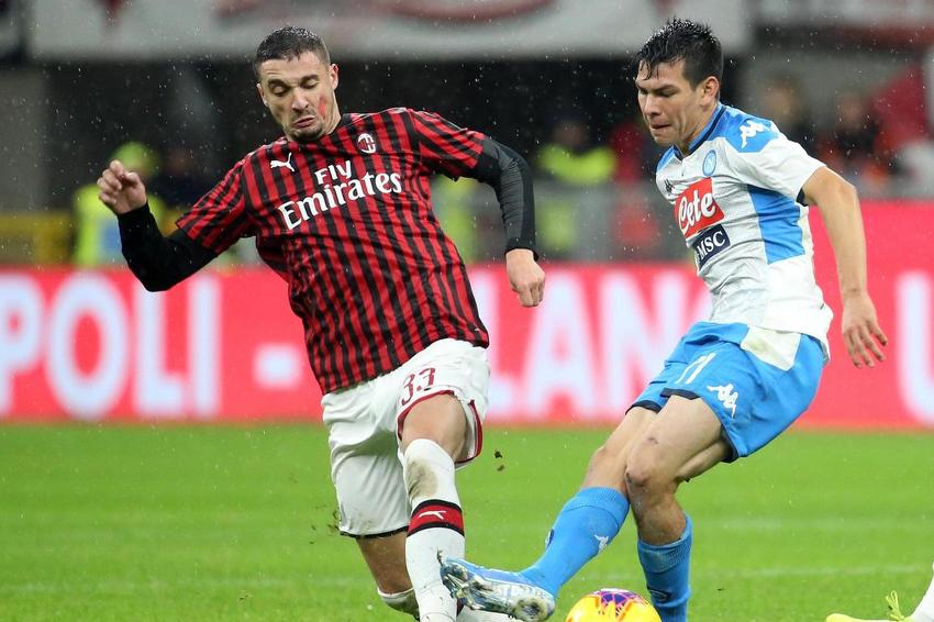 Rade Krunić u duelu protiv Napolija (Foto: EPA-EFE)