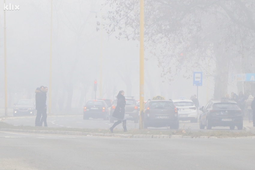 Tuzlaci se guše u smogu (Foto: A. K./Klix.ba)