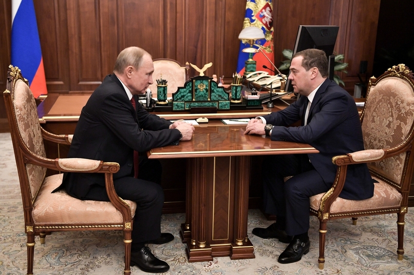 Putin i Medvedev (Foto: EPA-EFE)