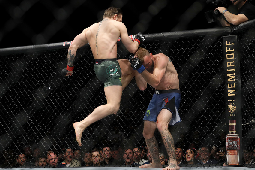 McGregor savladao Cerronea (Foto: AFP)