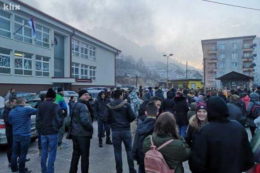 S današnjih protesta u Srebrenici (Foto: Klix.ba)