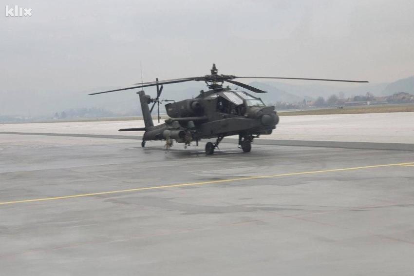Američki jurišni helikopteri Apache sletjeli na sarajevski aerodrom