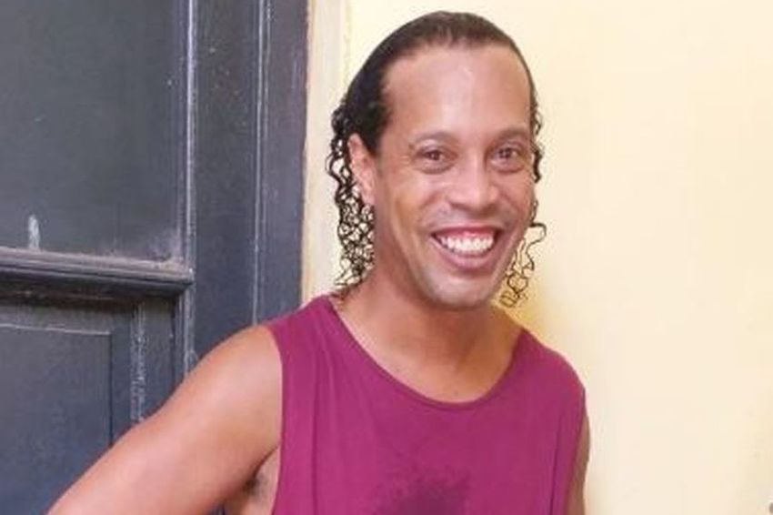 Foto: Twitter (Ronaldinho u zatvoru)