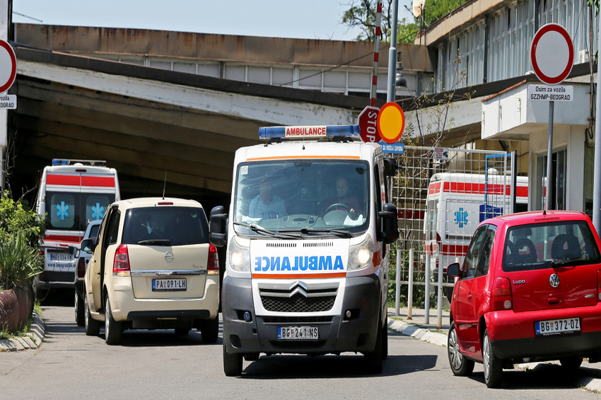 Svim medicinarima u Srbiji od sutra plata veća za 10 posto - Klix.ba