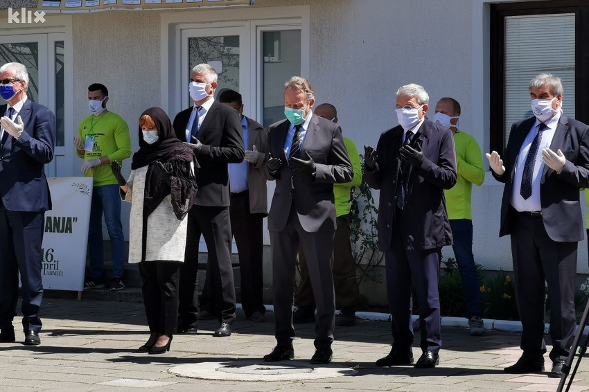 Džaferović i Izetbegović u Ahmićima: Ovo jeste genocid, borit ćemo ...