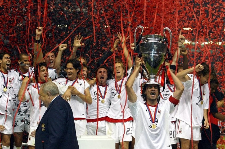 Maldini i nogometaši Milana 2003. godine (Foto: EPA-EFE)