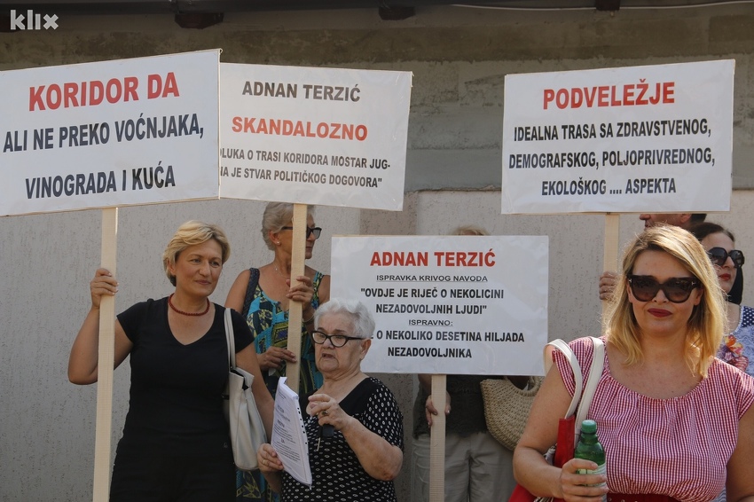 Protest građana u Kosoru pored Mostara 23.8.2020. (Foto: R. D./Klix.ba)