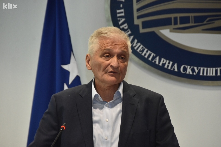 Špirić: Neizlječivo smo zaraženi virusom nepovjerenja