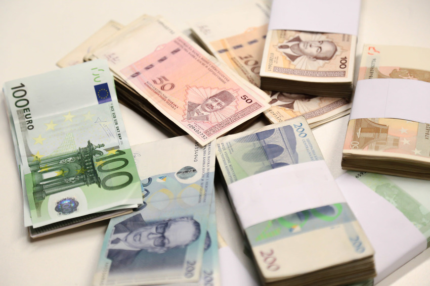 Prihodi od indirektnih poreza zbog epidemije u prvih pet mjeseci manji za 325 miliona KM