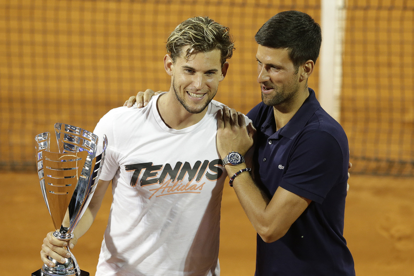 Dominic Thiem i Novak Đoković nakon finalnog meča (Foto: EPA-EFE)