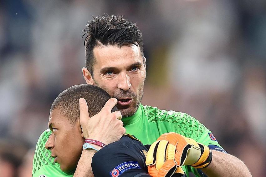 Gianluigi Buffon i Kylian Mbappe (Foto: EPA-EFE)