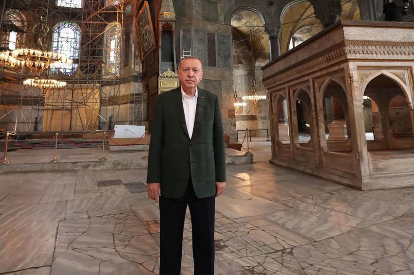 Erdogan posjetio Aja Sofiju, fotografije iz džamije podijelio na Instagramu