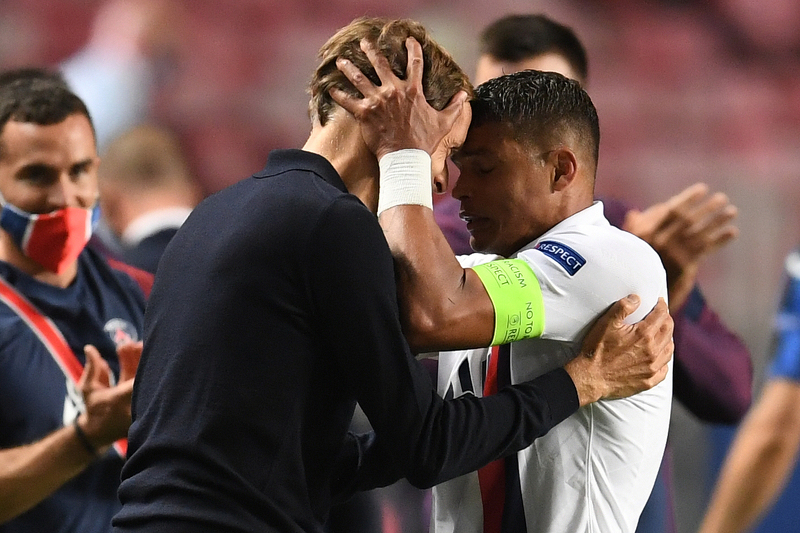 Trener PSG-a i kapiten Thiago Silva slave pobjedu protiv Atalante (Foto: EPA-EFE)