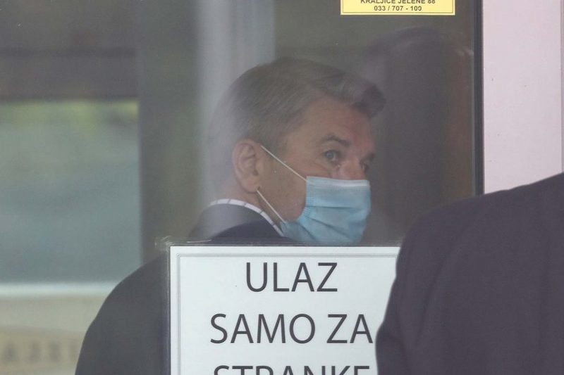 Šemsudin Mehmedović na ulazu u Sud BiH (Foto: BIRN)