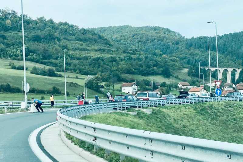 Saobraćajna nesreća u Tarčinu (Foto: Klix.ba)
