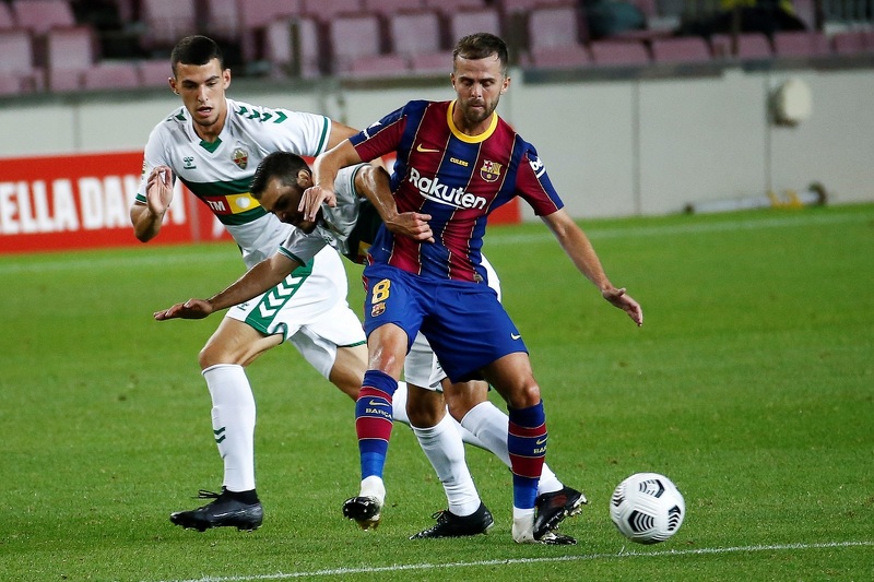 Bh. nogometaš je odigrao dobrih 76 minuta prije nego ga je zamijenio Sergio Busquets (Foto: EPA-EFE)