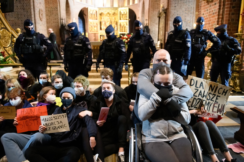 Ovo je prvi put da su se protesti održali u crkvama u većinski katoličkoj zemlji (Foto: EPA-EFE)