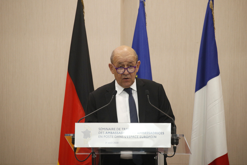 "Ne slušajte manipulatore", Jean-Yves Le Drian (Foto: EPA-EFE)