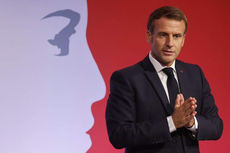 Emmanuel Macron poručio da razumije šokiranost muslimana i ponovio da će braniti slobodu govora (Foto: EPA-EFE)