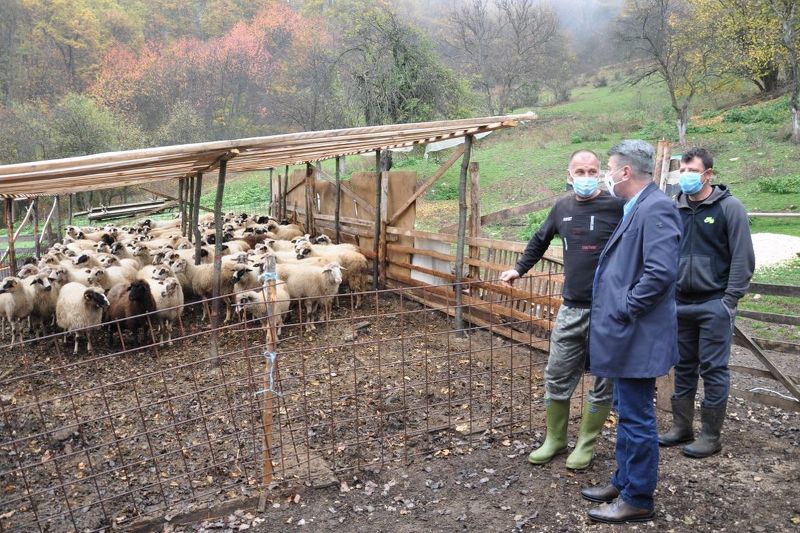 Hadžibajrić je poručio da poljoprivrednici i stočari ne smiju biti zaboravljeni