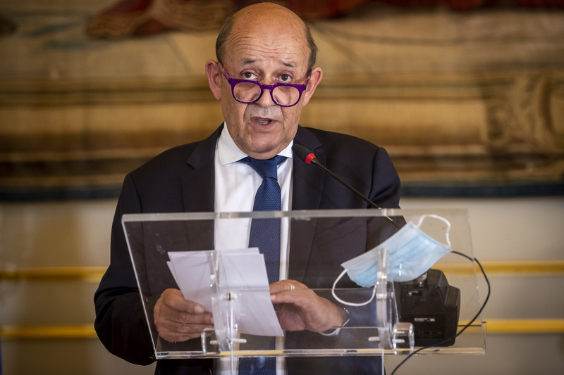 Jean-Yves Le Drian je otputovao u Kairo kako bi smirio tenzije među muslimanima i Francuskom (Foto: EPA-EFE)