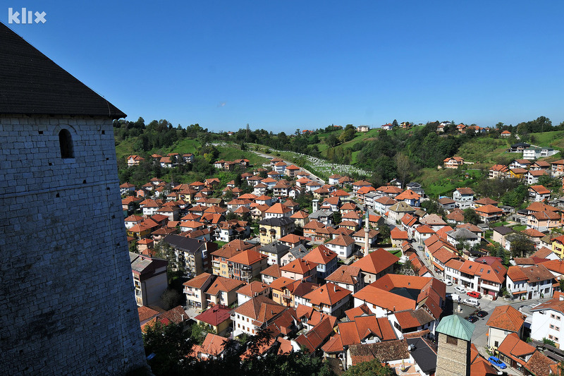 SDA negirala da je u Tešnju glasove kupovala gorivom (Foto: N. G./Klix.ba)