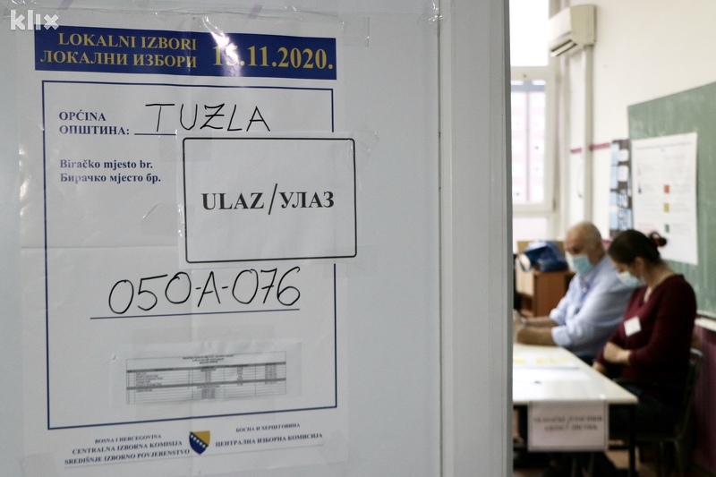 Detalj sa ovogodišnjih izbora u Tuzli (Foto: A. K./Klix.ba)