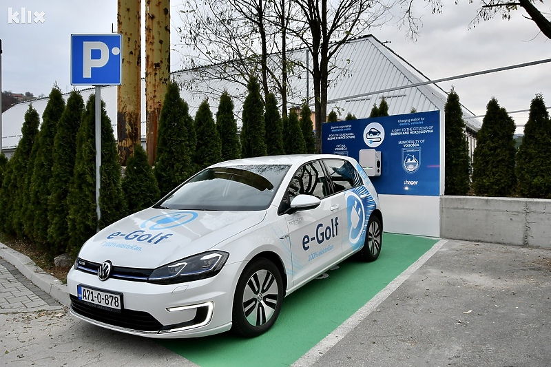 Punjači za punjenje električnih automobila su pomak u ekološkom smislu (Foto: I. Š./Klix.ba)