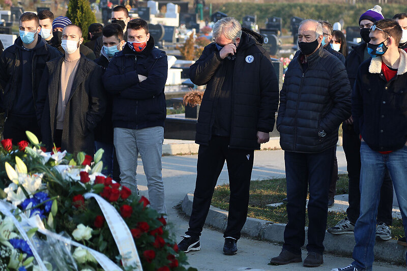 Amar Osim nije mogao sakriti emocije (Foto: Damir Hajdarbašić,www.fkz.ba)