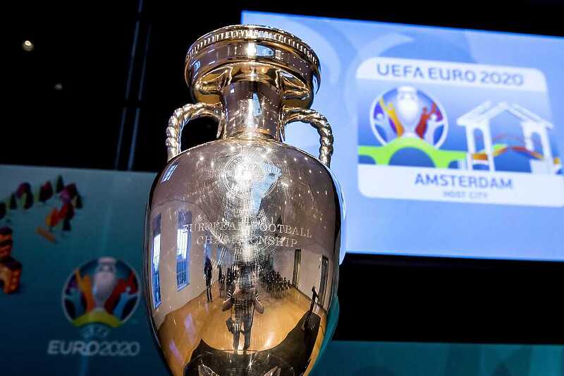Trofej Evropskog prvenstva (Foto: EPA-EFE)