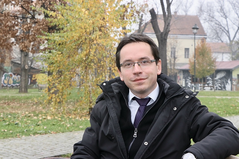 Jasmin Hasić je među rijetkim dirigentima u BiH: Umjetnik koji muzici ...