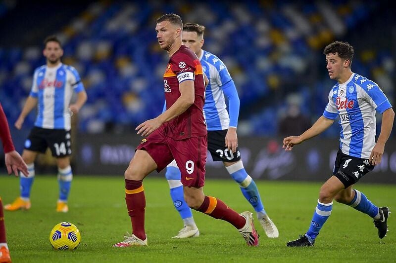 Džeko je protiv Napolija igrao do 71. minute (Foto:AS Roma / Twitter)