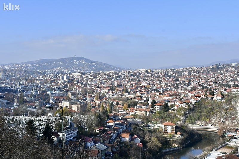Vremenske okolnosti pogodovale poboljšanju kvaliteta zraka u Sarajevu (Foto: I. Š./Klix.ba)