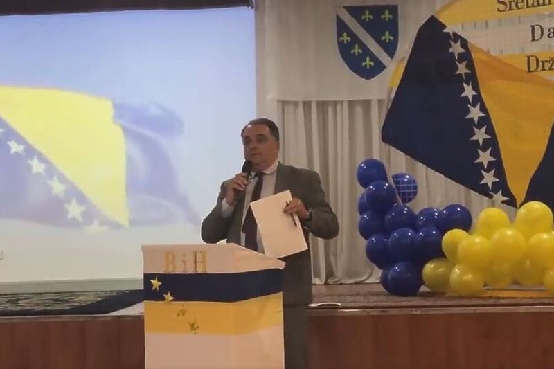 Na svečanosti se obratio i Safet Alispahić, predsjednik Vijeća bosanske zajednice (Foto: Facebook)