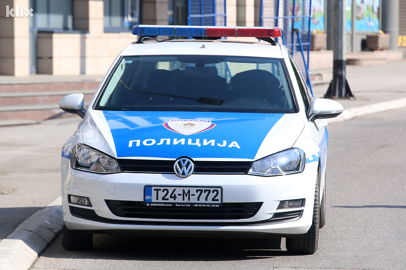 Kod osumnjičenog policija pronašla veću količinu oružja (Foto: D. S./Klix.ba)