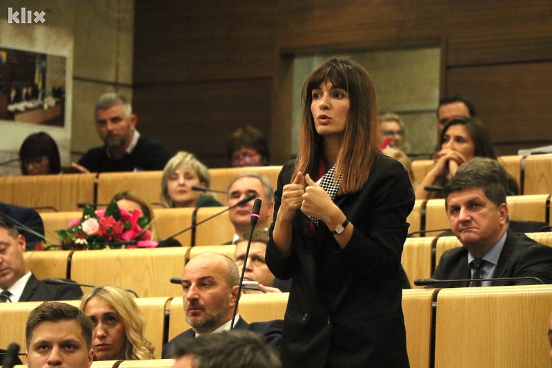 Sabina Ćudić uputila zaključke u parlamentarnu proceduru (Foto: H. M./Klix.ba)