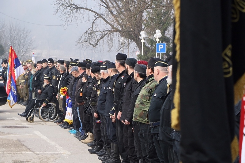 Postrojavanje četnika u Višegradu 10. marta 2019. godine (Foto: H. M./Klix.ba)