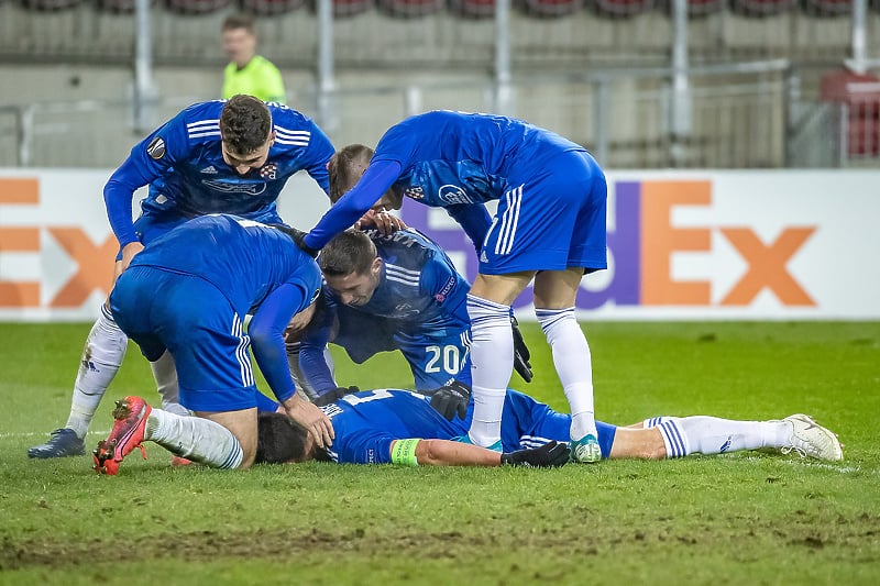 Slavlje igrača Dinama (Foto: EPA-EFE)