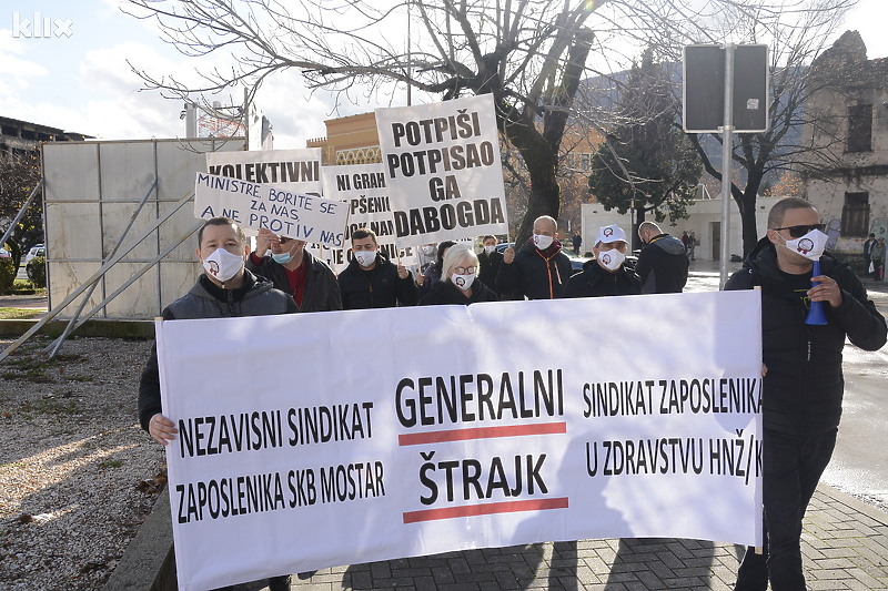 Generalni štrajk zdravstvenih radnika u HNK (Foto: G. Š./Klix.ba)
