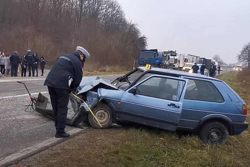 Prijedorski vatrogasci pomogli u izvlačenju povrijeđenih (Foto: Screenshoot)