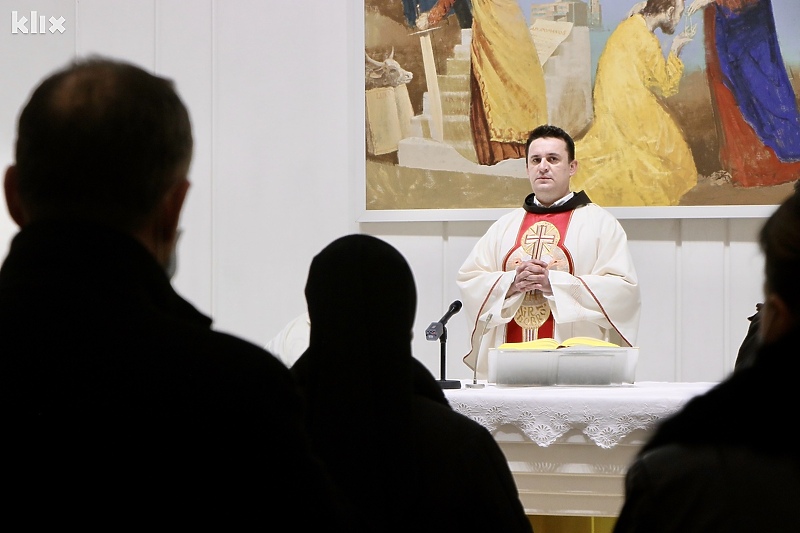 Misa bdijenja služena je u Franjevačkom samostanu u Tuzli (Foto: A. K./Klix.ba)