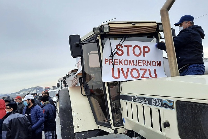 Detalj sa današnjeg protestnog okupljanja (Foto: SRNA)