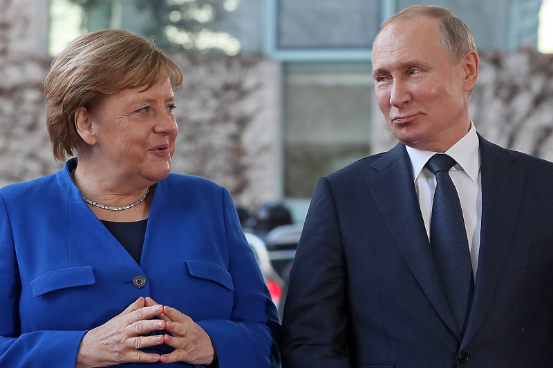 Putin i Merkel su razgovarali i o zajedničkoj borbi protiv koronavirusa (Foto: EPA-EFE)