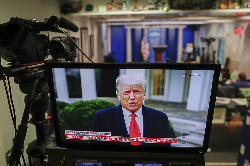 Donald Trump ispred Bijele kuće (Foto: EPA-EFE)