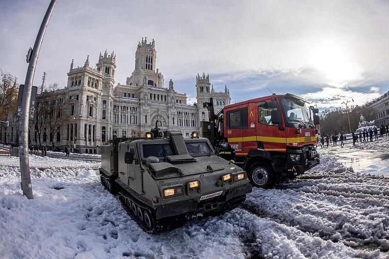 Španija je prekrivena snijegom koji je napadao između 20 i 30 cm (Foto: EPA-EFE)