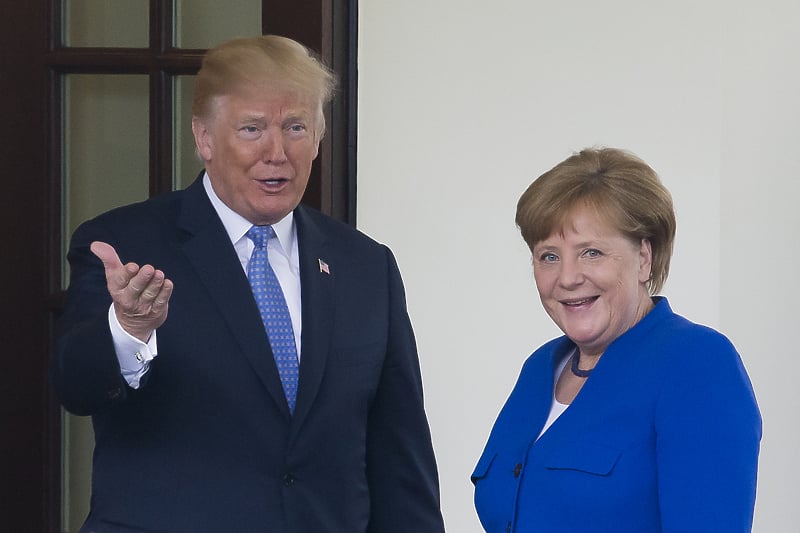 Merkel nije oduševljena odlukom Twittera o suspenziji naloga Trumpa (Foto: EPA-EFE)