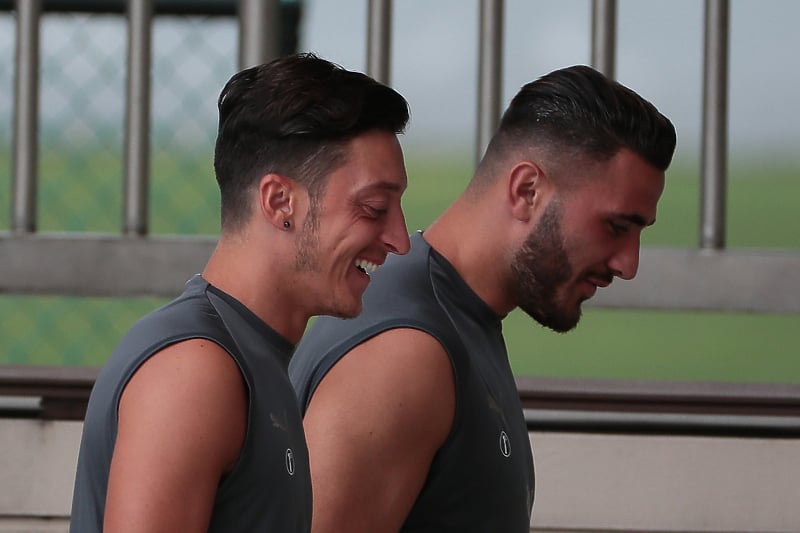 Mesut Ozil i Sead Kolašinac (Foto: EPA-EFE)